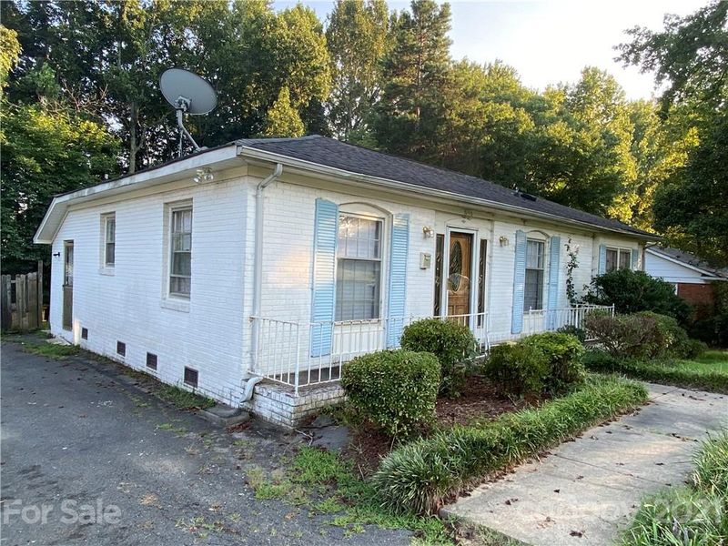 6146 Mayridge Dr, Charlotte, NC 28215