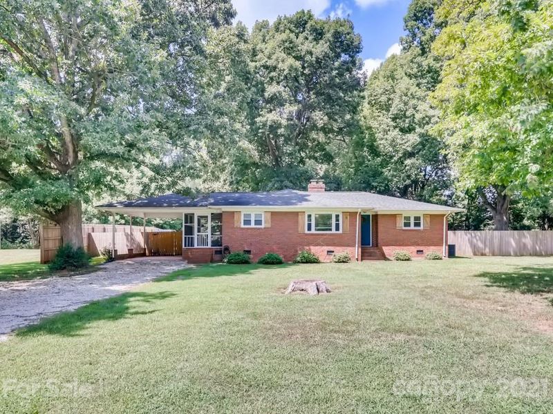 4033 Matthews Mint Hill Rd, Matthews, NC 28105