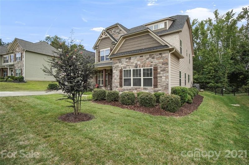 2968 Donegal Dr, Kannapolis, NC 28081