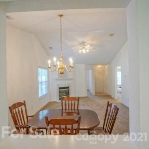 5220 Coves End Ct, Charlotte, NC 28269