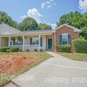 5220 Coves End Ct, Charlotte, NC 28269