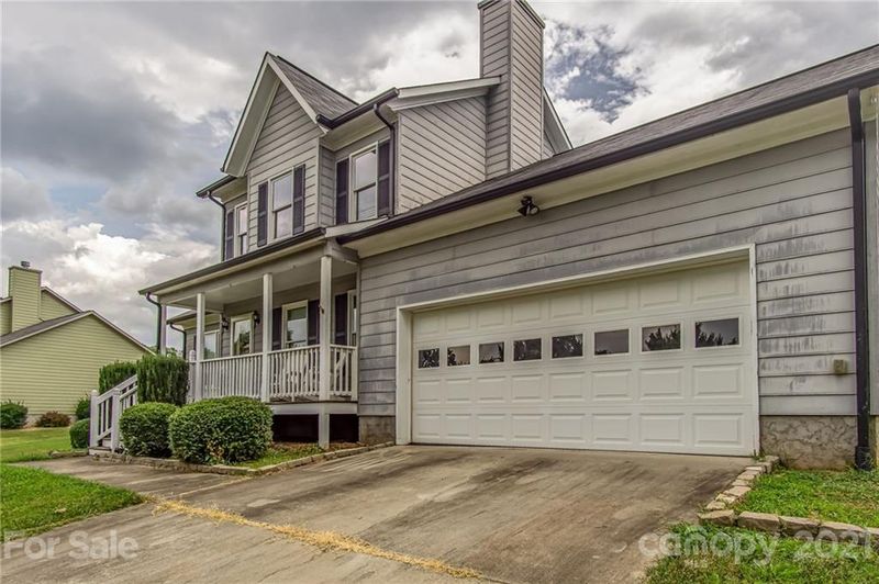 1664 Buffett Cir, Hickory, NC 28602