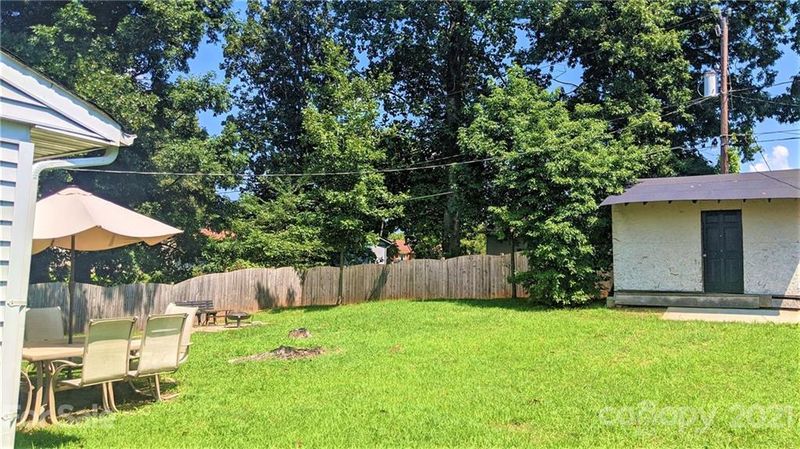 815 Big River Rd, Charlotte, NC 28216