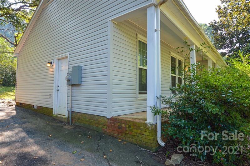 5329 Mock Robin Ln, Charlotte, NC 28212