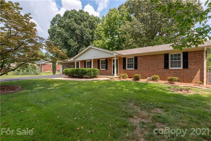 171 E Meadowview Dr, Statesville, NC 28625