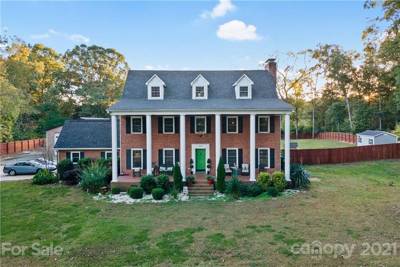 5702 Shoreview Dr, Concord, NC 28025