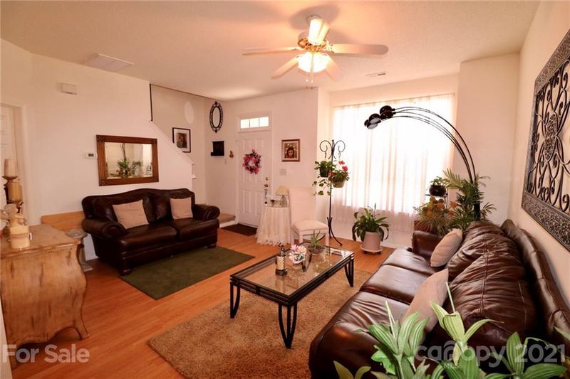 5916 Britt Ln, Dallas, NC 28034