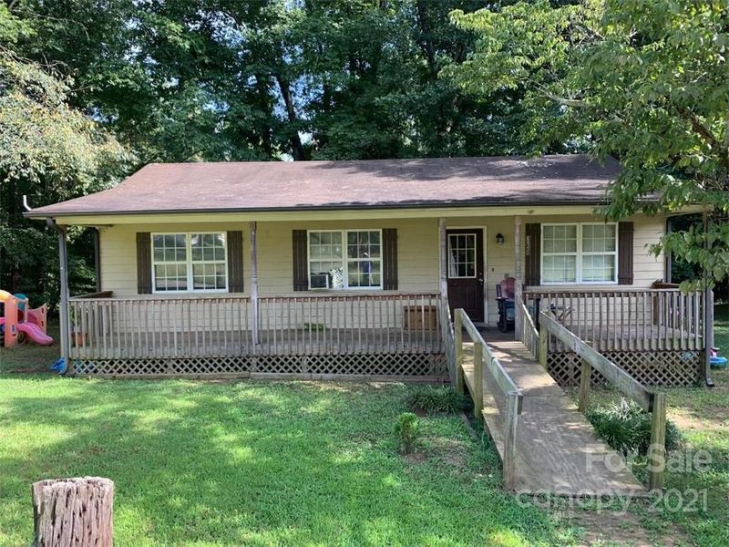 13609 Circle Dr, Charlotte, NC 28262