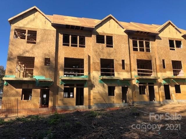 582 West End Dr #WET0849, Charlotte, NC 28208