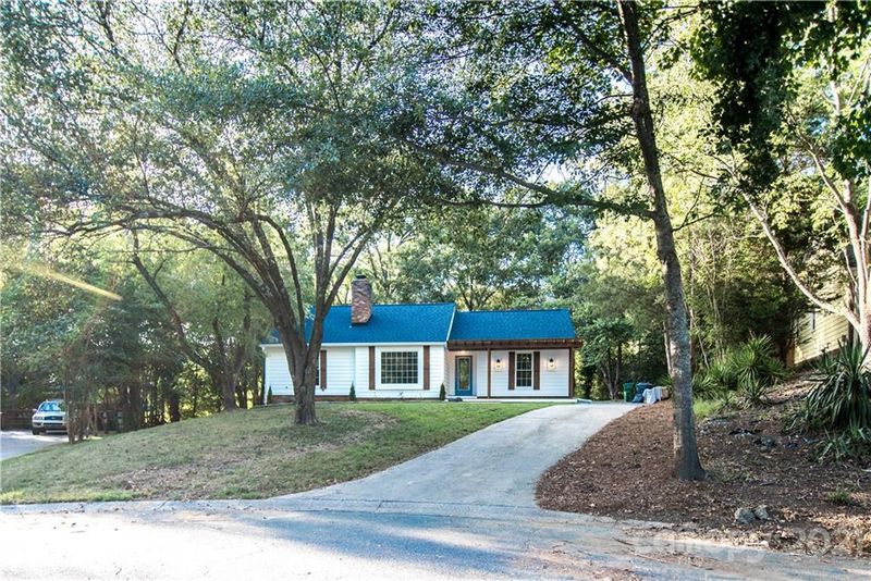 2740 Lytham Dr, Charlotte, NC 28210