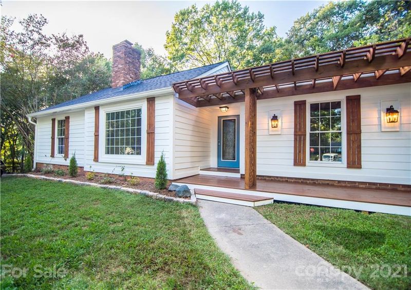 2740 Lytham Dr, Charlotte, NC 28210