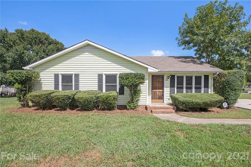615 Gladedale Ln, Monroe, NC 28110
