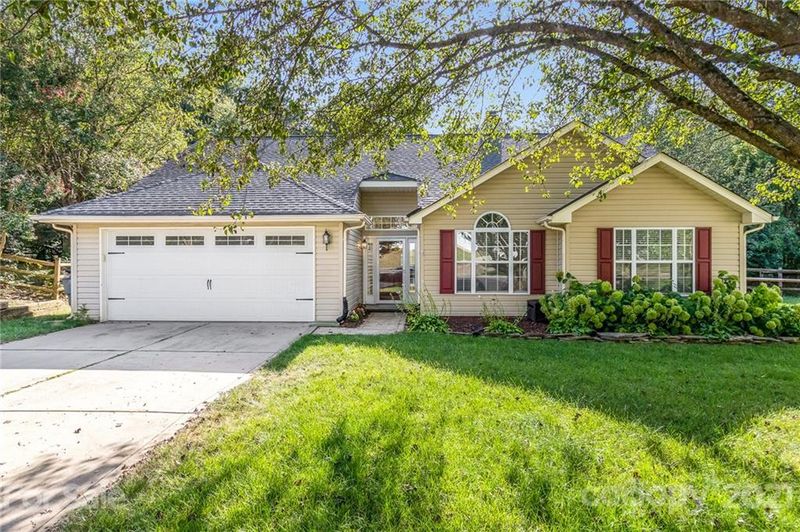 11631 English Oak Ln, Charlotte, NC 28278