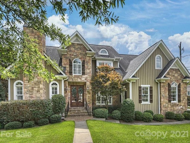 3308 Old Closeburn Ct, Charlotte, NC 28210