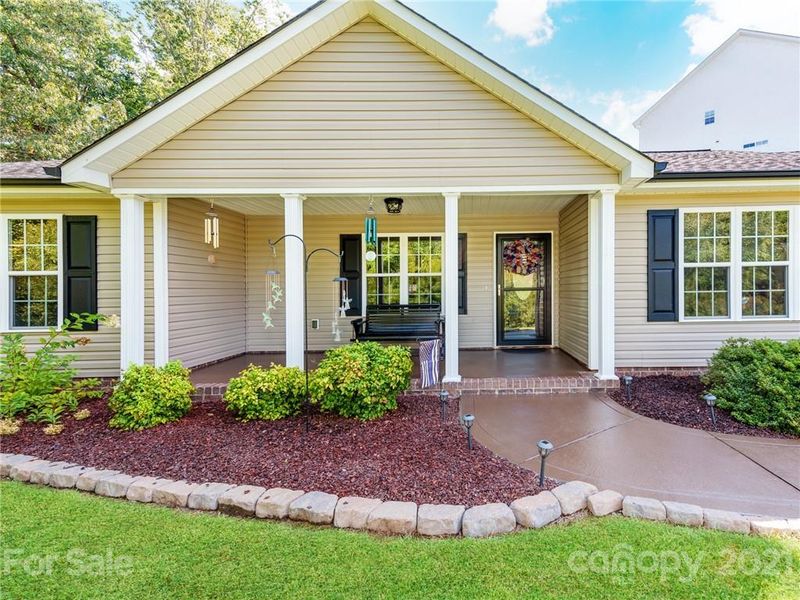 1203 Hidden Oaks Dr SE, Concord, NC 28025