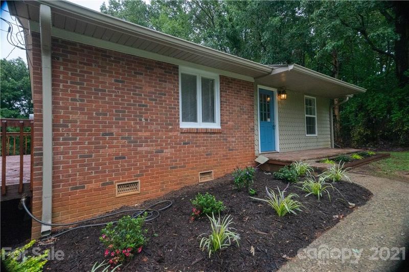 630 Central Dr, Statesville, NC 28677