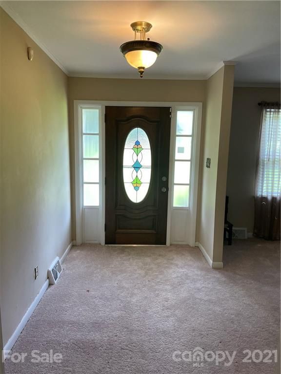 946 Forest Dr, Lancaster, SC 29720