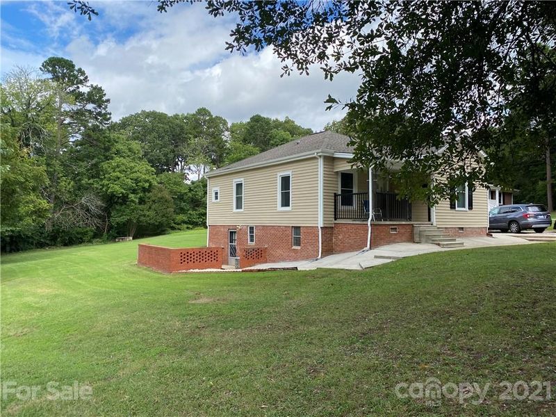 307 E Henry St, Belmont, NC 28012