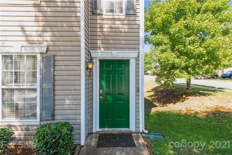 7249 Fox Point Dr, Charlotte, NC 28269
