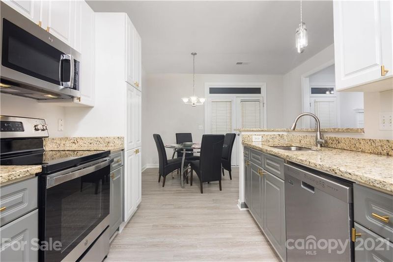 9124 Providence Colony Dr, Charlotte, NC 28277