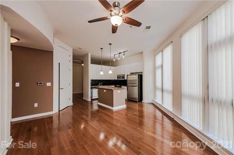 525 6th St E #222, Charlotte, NC 28202