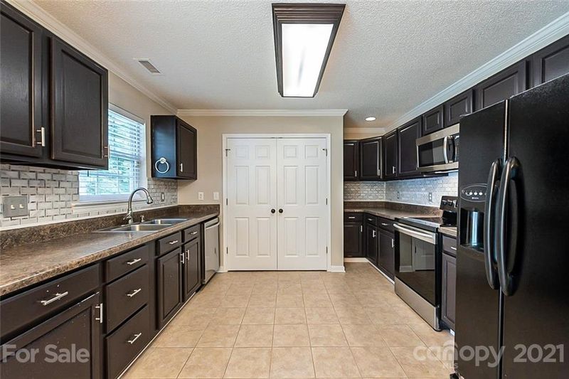 102 Scotch Pine Dr, York, SC 29745