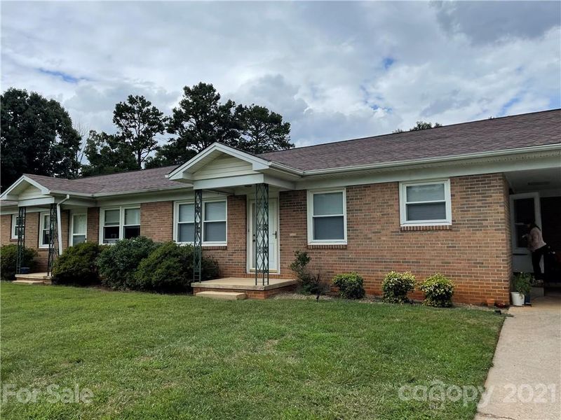 2111 Kool Park Rd NE, Hickory, NC 28601