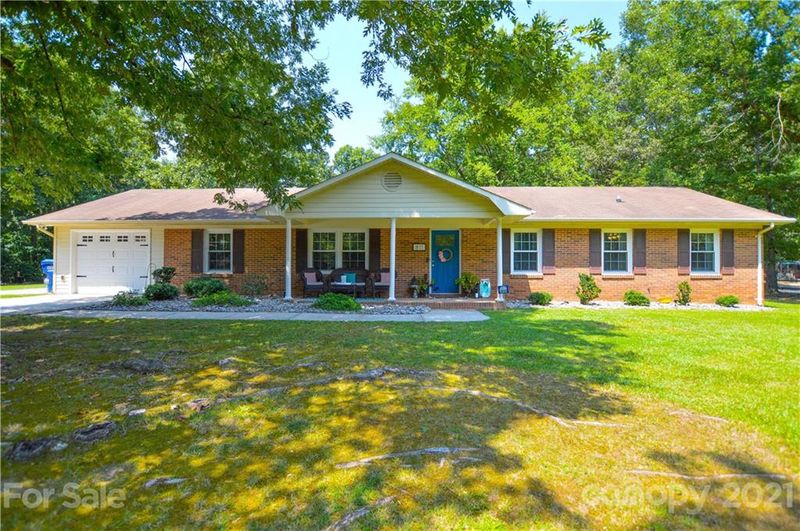 811 Pilgrim Forest Dr, Monroe, NC 28110