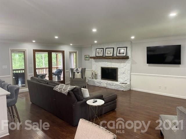 4684 Lake Shore Rd N, Denver, NC 28037