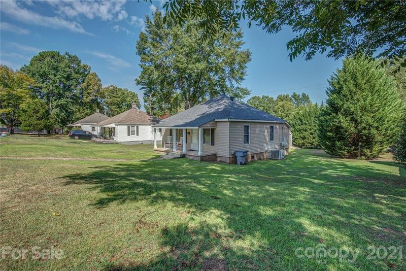 128 Oak St, Clover, SC 29710