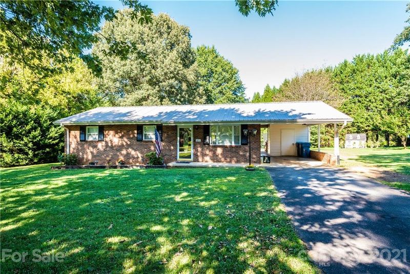 1011 30th St, Hickory, NC 28602