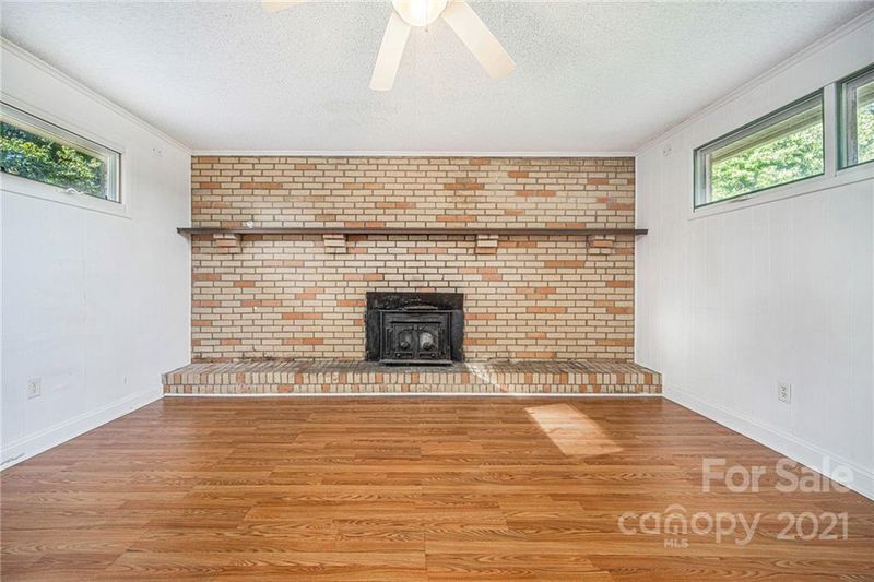 2424 Lynn Dr, Gastonia, NC 28054