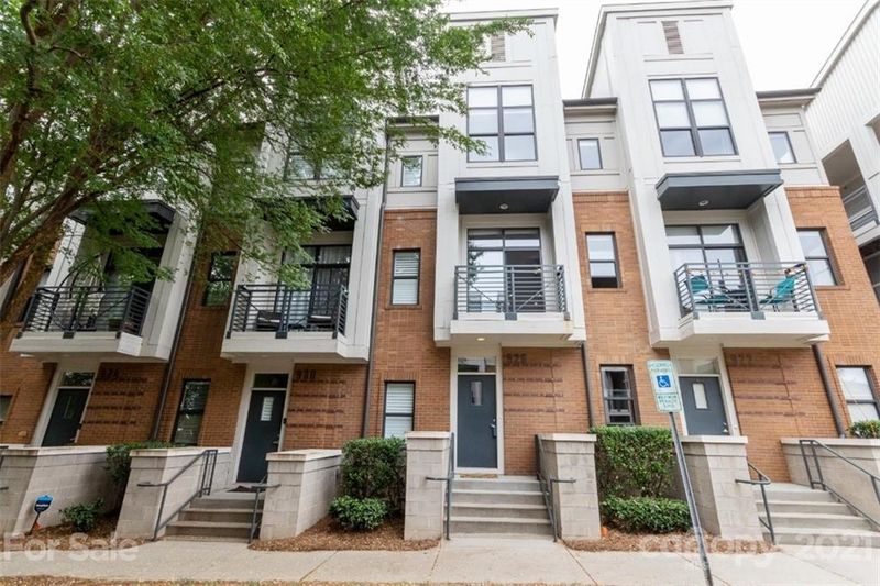 926 E 8th St E, Charlotte, NC 28204