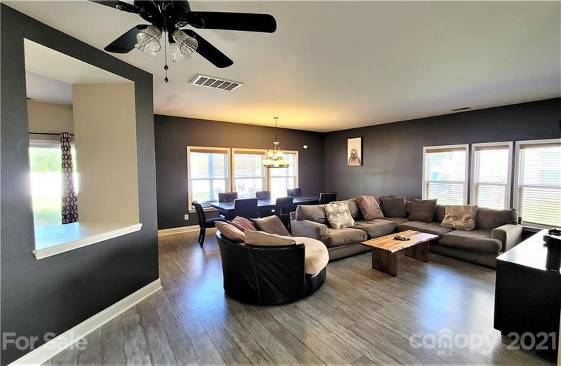 5421 Talus Trace Ln, Charlotte, NC 28215