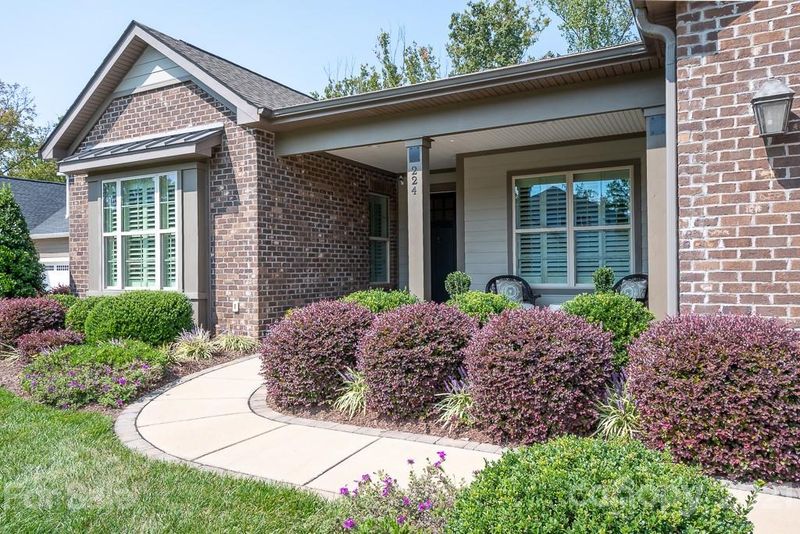 224 Chimney Rock Ct, Denver, NC 28037