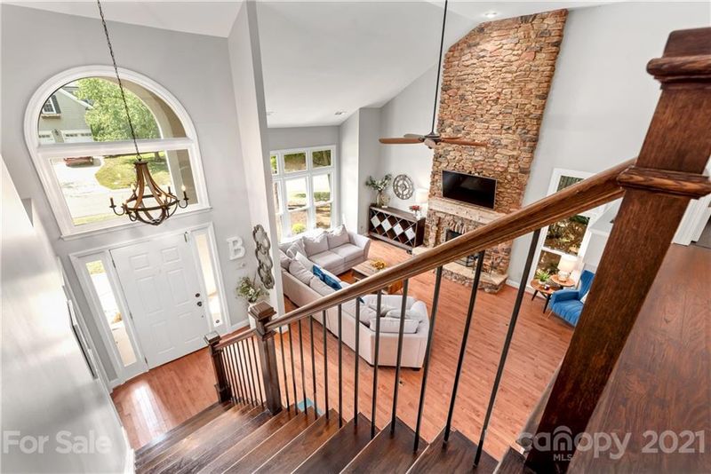 6900 Wolf Run Dr, Charlotte, NC 28277