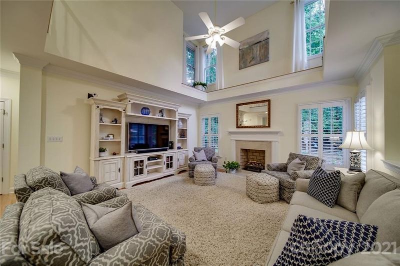 4323 Mountain Cove Dr, Charlotte, NC 28216