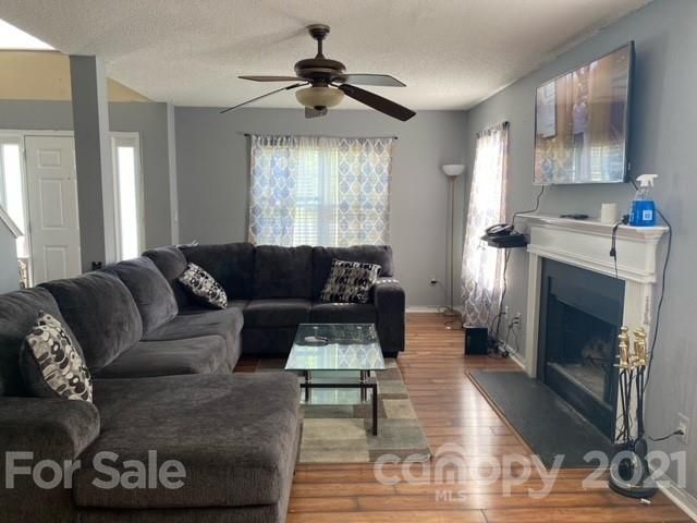 633 Longacre Dr, Charlotte, NC 28214