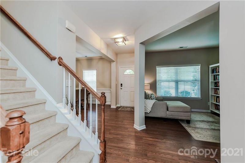10040 Barrands Ln, Charlotte, NC 28278