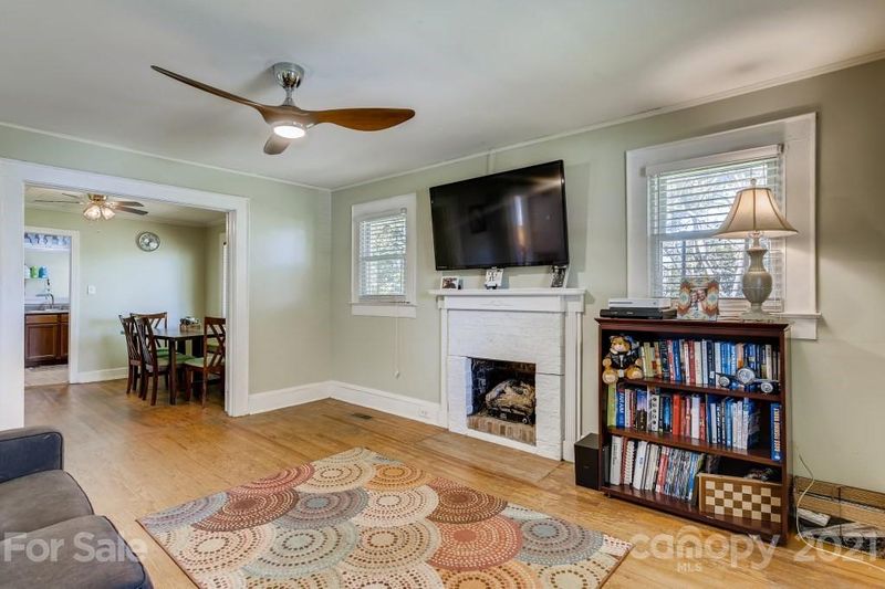 203 Lowell Ave, Cramerton, NC 28032