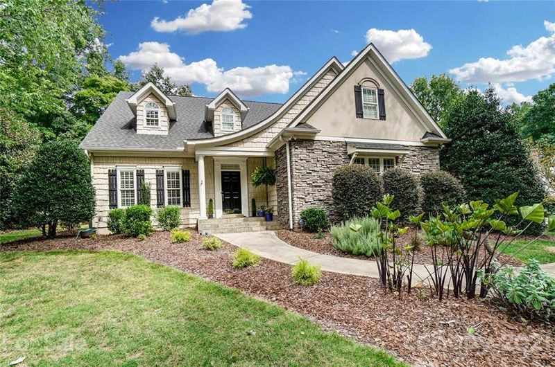 6011 Hunter Ln, Matthews, NC 28104