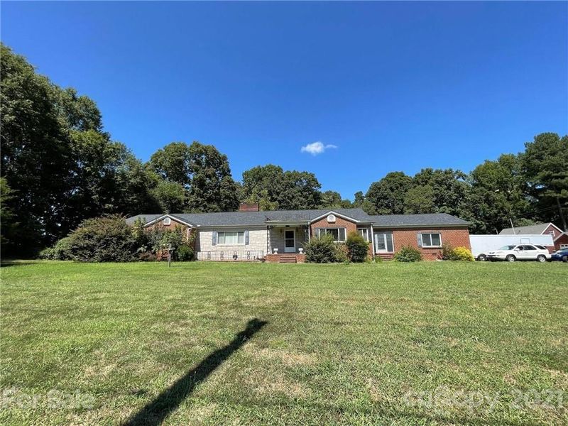 975 E 13th St, Kannapolis, NC 28083