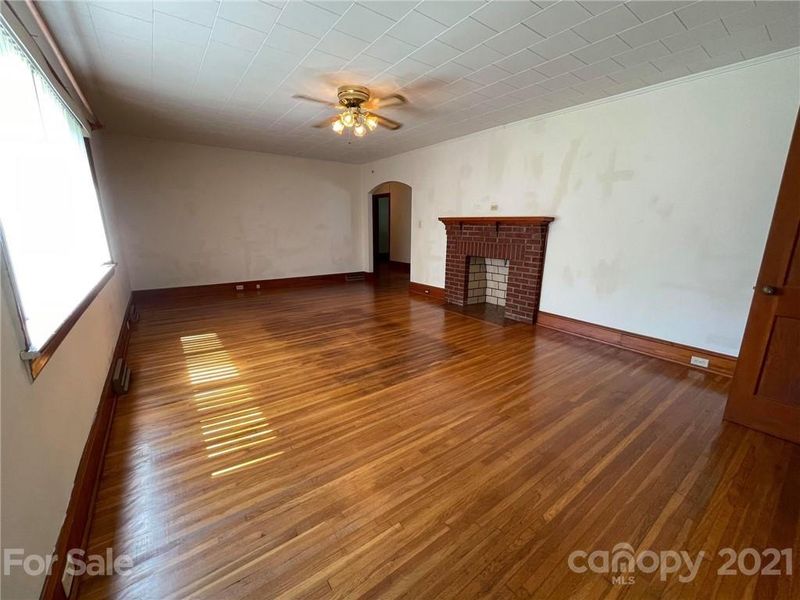 975 E 13th St, Kannapolis, NC 28083