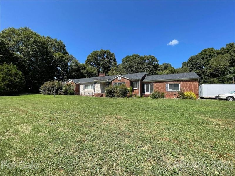 975 E 13th St, Kannapolis, NC 28083