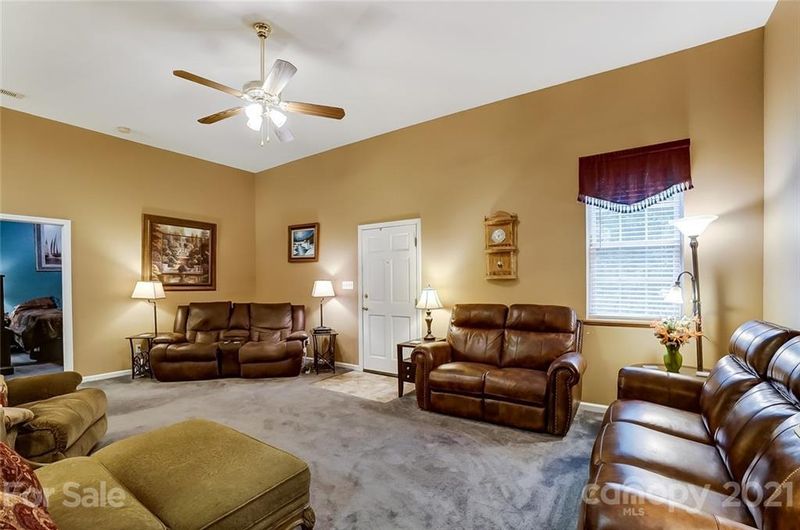 4842 Gideon Dr, Lincolnton, NC 28092