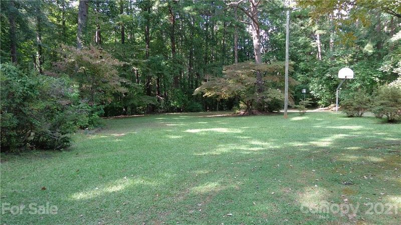 5815 Simpson Rd, Charlotte, NC 28216