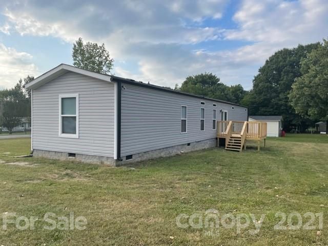 6914 N Turner Dr, Kannapolis, NC 28081