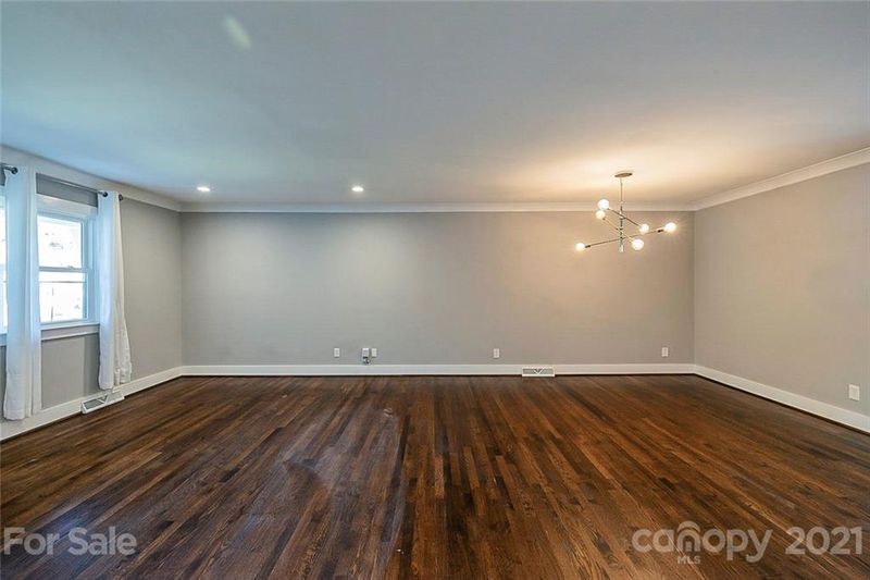 4001 Brookview Dr, Charlotte, NC 28205