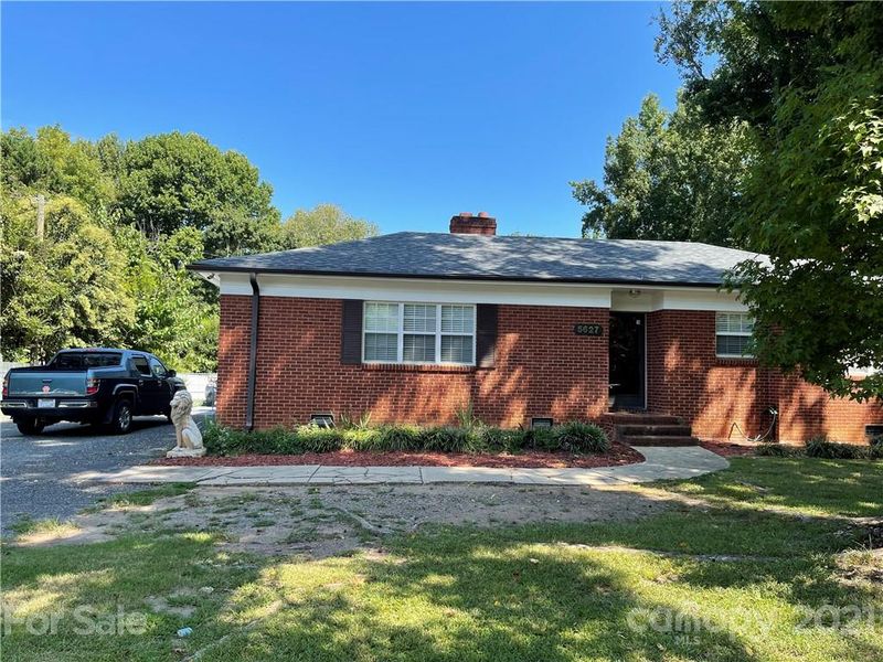 5627 Hickory Grove Rd, Charlotte, NC 28215