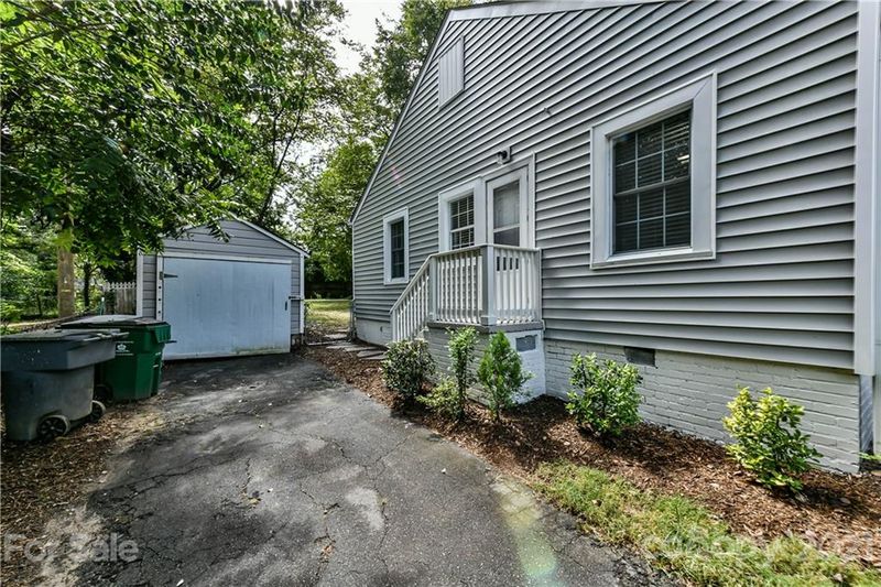 1917 Garibaldi Ave, Charlotte, NC 28208